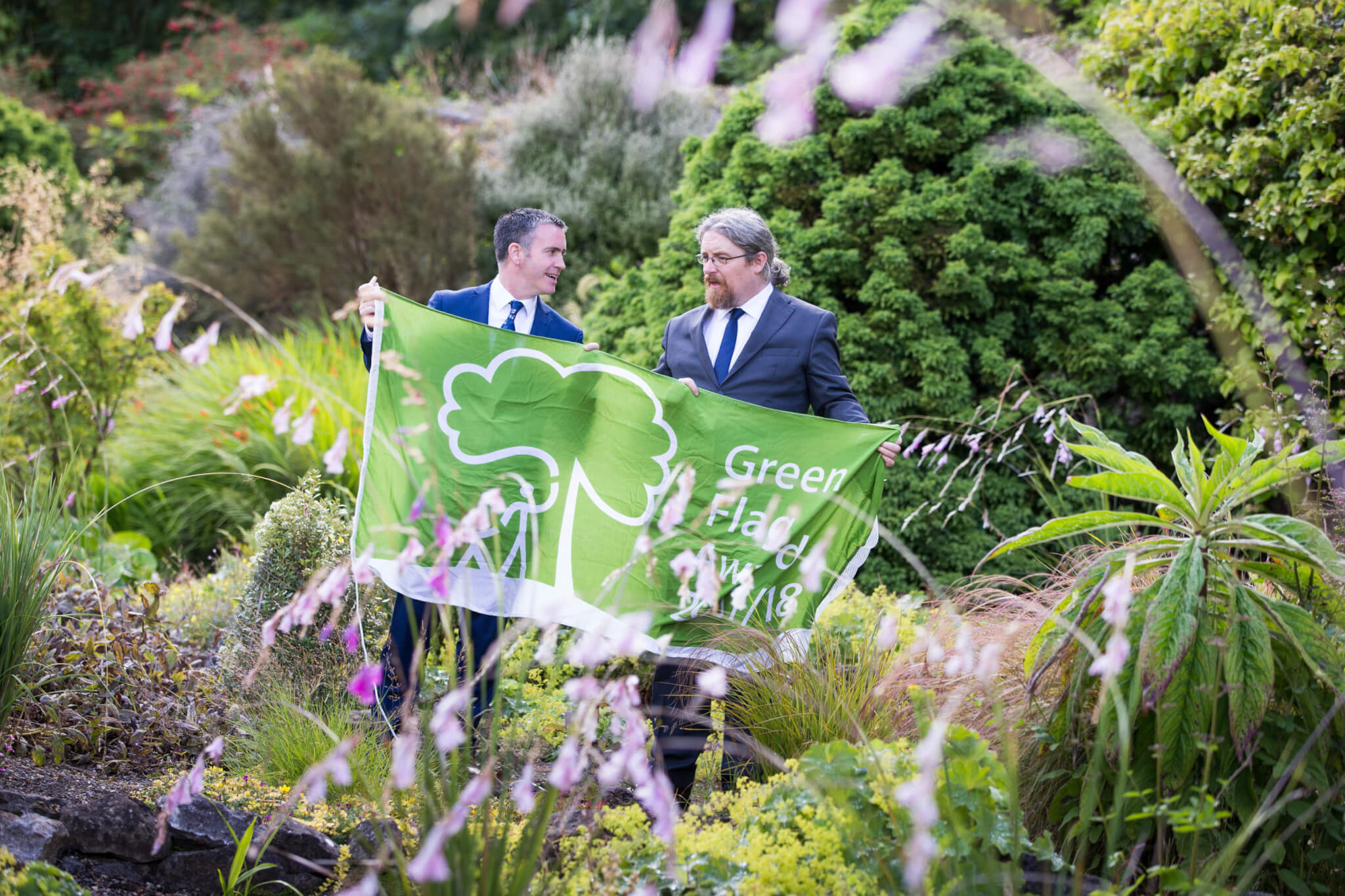Minister for Housing and Urban Renewal Damien English and Dr Michael John O’Mahony (An Taisce Environmental Education Unit) at the Green Flag Awards for Parks. Photo: Naoise Culhane Photography.