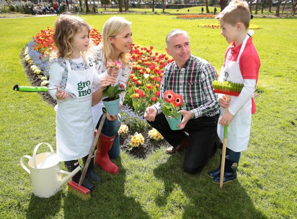 Gardening Expert Dermot O Neill pictured with Sarah McGovern and her children Robyn Vaughan (4) and Jude Vaughan (6) as they launched GroMór 2018 in Merrion Square, Dublin ahead of Lá Bealtaine 1st May which officially marks the start of summer. GroMór 2018, a nationwide campaign is aimed at encouraging everyone to visit their local garden centres and get growing Pic Brian McEvoy No Repro fee for one use GroMór is an initiative by Retail Excellence Ireland in association with Bord Bia and nursery growers, promoting its 75 local garden centres and nurseries located across the country. These centres are available to offer free expert advice to people in all age groups, from novices and new homeowners to experienced gardeners. Find out how to best grow plants, herbs, flowers, fruits, vegetables, whether it be on a windowsill, balcony or in a garden. Also discover the health benefits associated with gardening or how to introduce the wonder of nature to children www.gromor.ie.