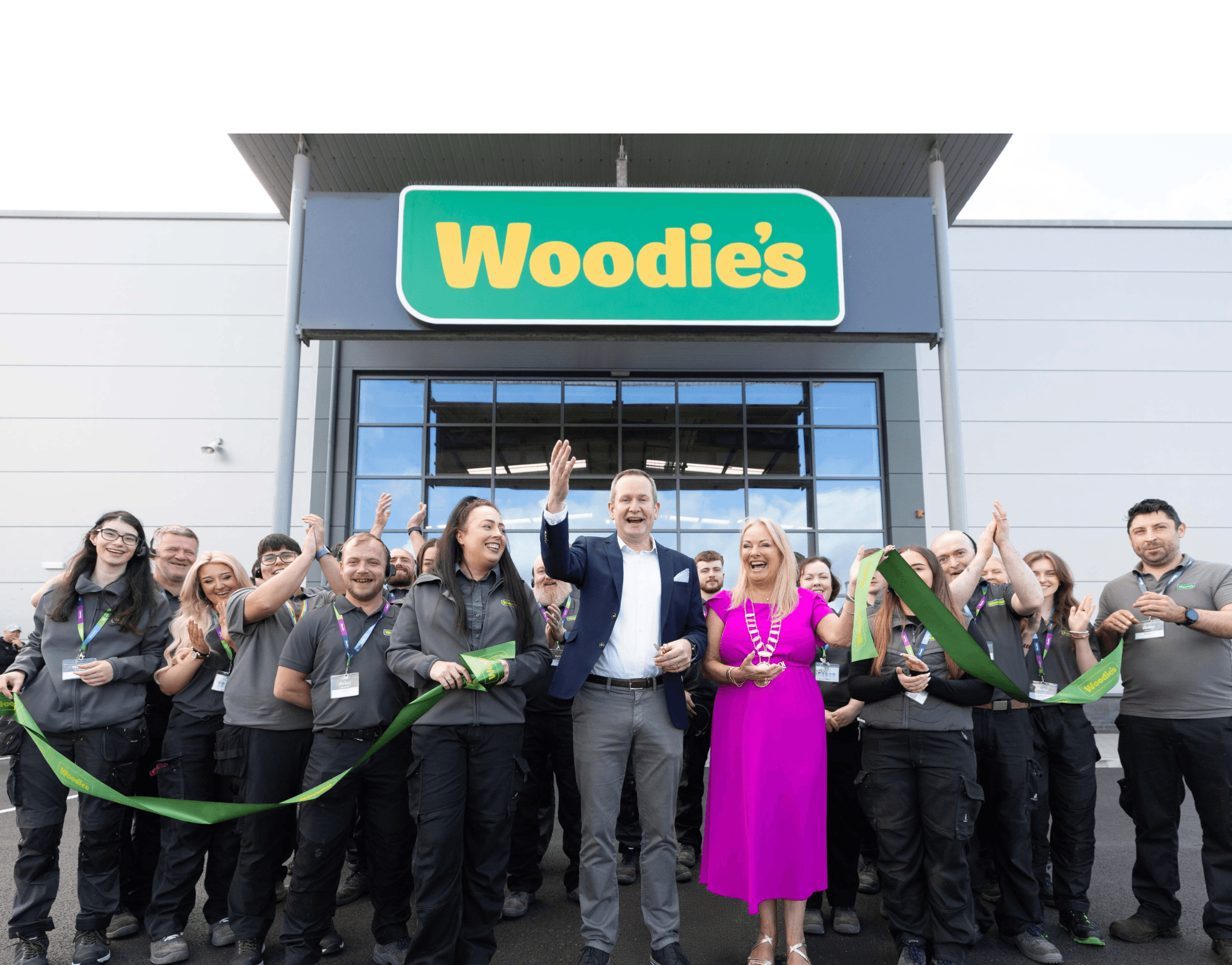 Woodie’s officially opens its first Co. Clare store creating 34 new jobs